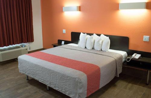 Harrisonburg Hotel | Motel 6-Harrisonburg, VA - South