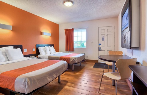 Harrisonburg Hotel | Motel 6 Harrisonburg, VA - South