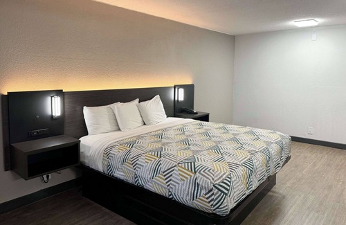 Huntsville Hotel | Motel 6 Huntsville, AL – University Dr.