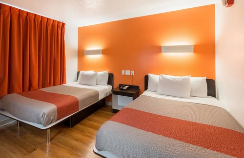 Irving Hotel | Motel 6 Irving, TX - DFW Airport North