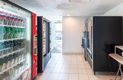Irving Hotel | Motel 6 Irving, TX - DFW Airport North