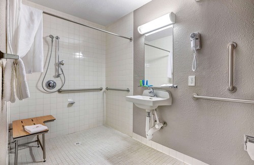 Issaquah Hotel | Motel 6 Issaquah, WA - Seattle - East