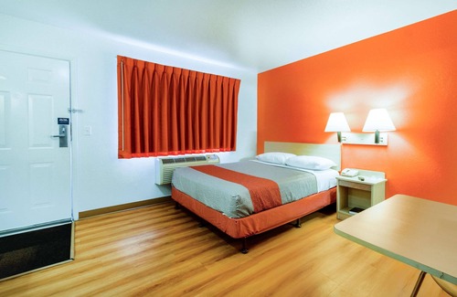 Kelso Hotel | Motel 6 Kelso - Mt. St. Helens
