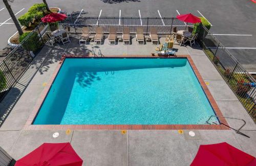 Totem Lake Hotel | Motel 6-Kirkland, WA - North Kirkland
