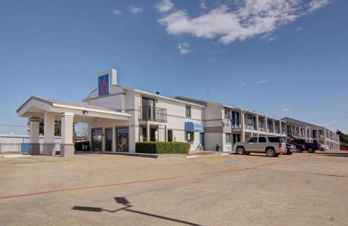 Lancaster Hotel | Motel 6-Lancaster, TX - DeSoto - Lancaster