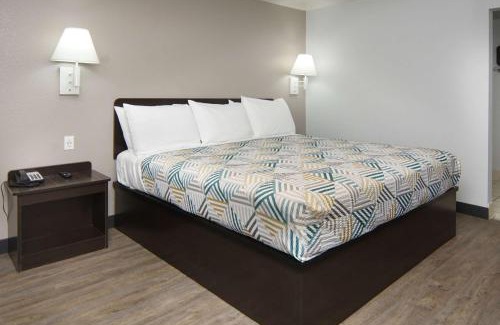 Lancaster Hotel | Motel 6-Lancaster, TX - DeSoto - Lancaster