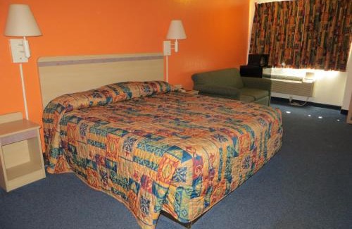 Lawrence Hotel | Motel 6-Lawrence, KS