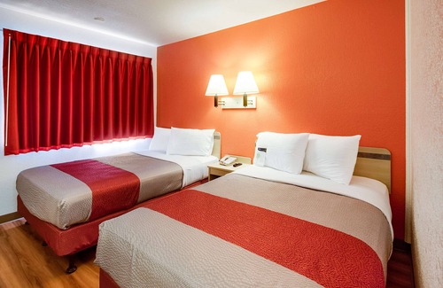 Lenexa Hotel | Motel 6 Lenexa, KS - Kansas City Southwest