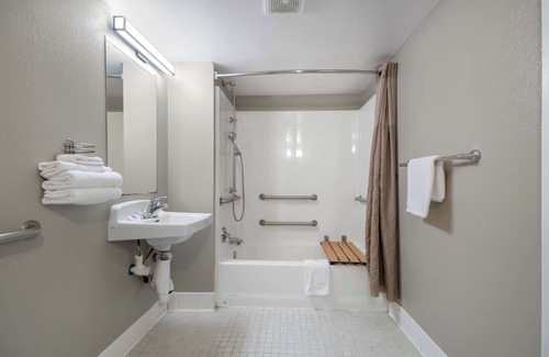 Lompoc Hotel | Motel 6 Lompoc, CA