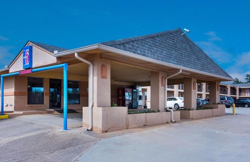 Marshall Hotel | Motel 6-Marshall, TX
