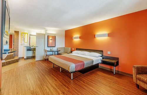 Potomac Hotel | Motel 6 Martinsburg, Wv