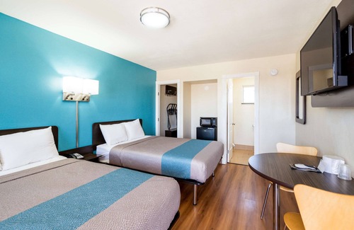 Odessa Hotel | Motel 6 Odessa, TX - 2nd Street
