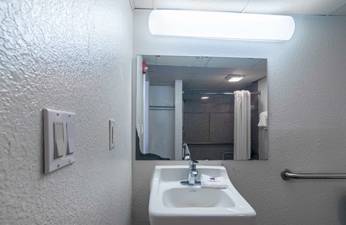 Central Oklahoma City Hotel | Motel 6 Oklahoma City, OK - South