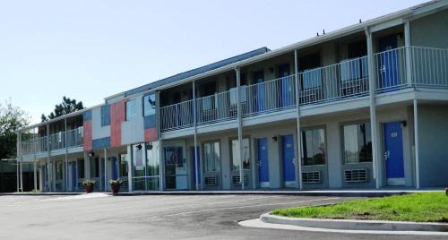 South Oklahoma City Hotel | Motel 6-Oklahoma City, OK - Airport East