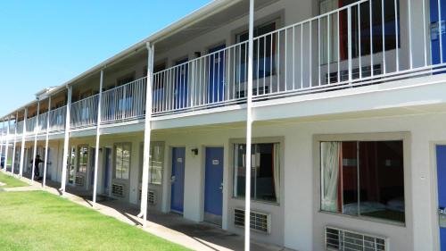 South Oklahoma City Hotel | Motel 6-Oklahoma City, OK - Airport East
