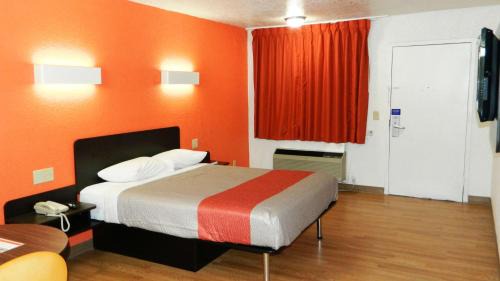 South Oklahoma City Hotel | Motel 6-Oklahoma City, OK - Airport East