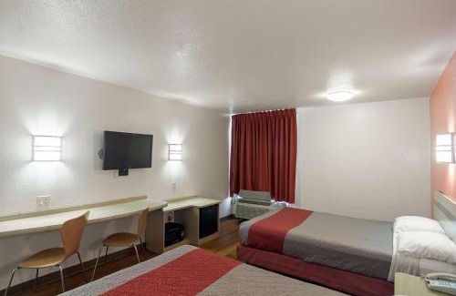 Central Oklahoma City Hotel | Motel 6-Oklahoma City, OK - South