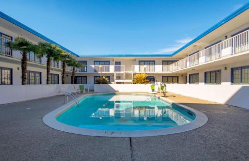 Opelousas Hotel | Motel 6-Opelousas, LA