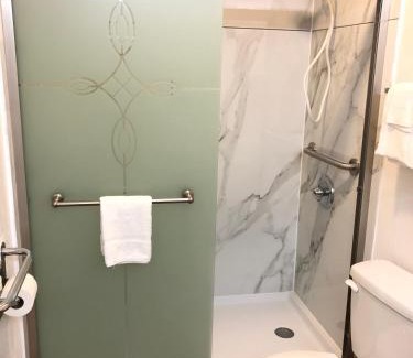 Parkersburg Hotel | Motel 6-Parkersburg, WV