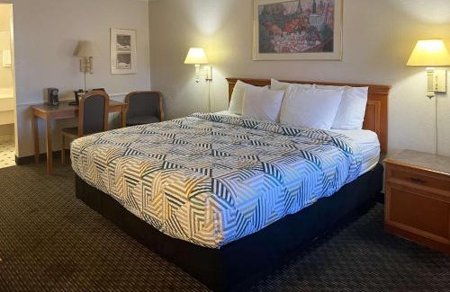 Encanto Hotel | Motel 6 Phoenix, AZ Midtown