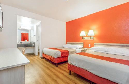 Interchange Square Hotel | Motel 6-Phoenix, AZ - West