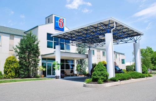 Pottstown Hotel | Motel 6-Pottstown, PA