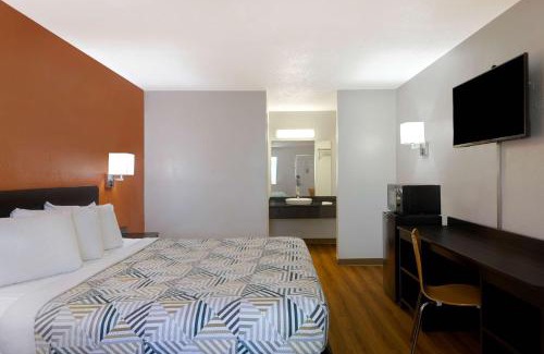 Rolla Hotel | Motel 6-Rolla, MO