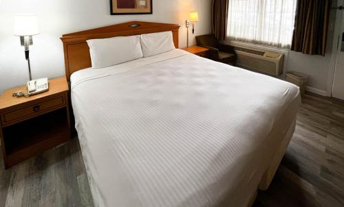 Marina District Hotel | Motel 6 San Francisco CA Lombard Street