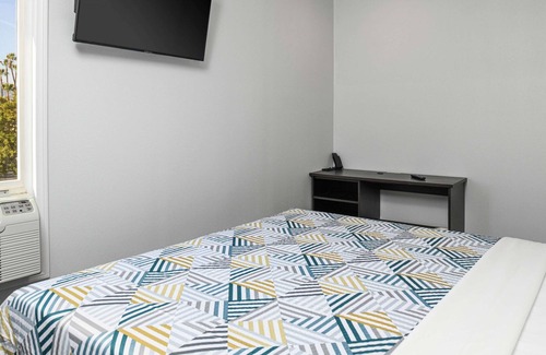Central San Pedro Hotel | Motel 6 San Pedro, CA – Port Of Los Angeles