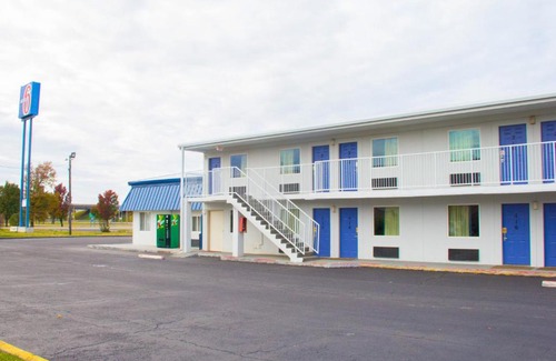 Miner Hotel | Motel 6-Sikeston, MO
