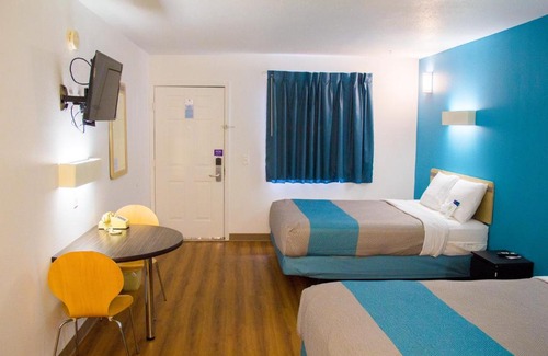 Miner Hotel | Motel 6-Sikeston, MO