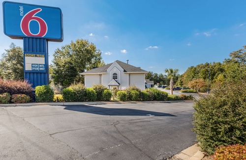 Simpsonville Hotel | Motel 6 Simpsonville, SC - Greenville