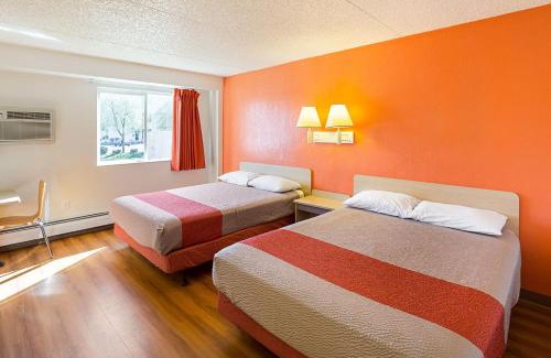Spokane Valley Hotel | Motel 6-Spokane, WA - East