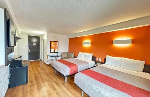 Springfield Hotel | Motel 6-Springfield, DC - Washington Southwest