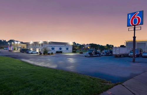 Springfield Hotel | Motel 6-Springfield, OH