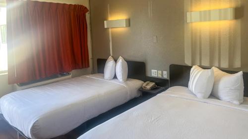 Dupont Hotel | Motel 6 Thornton