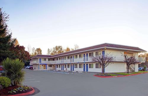 Troutdale Hotel | Motel 6-Troutdale, OR - Portland East
