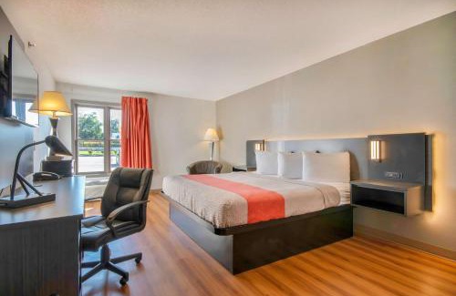 Walton Hotel | Motel 6 Walton, KY - Richwood - Cincinnati Airport South