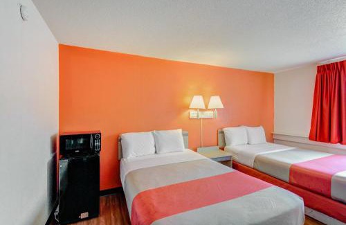 Wichita Hotel | Motel 6-Wichita, KS