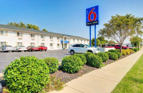 Wichita Hotel | Motel 6-Wichita, KS