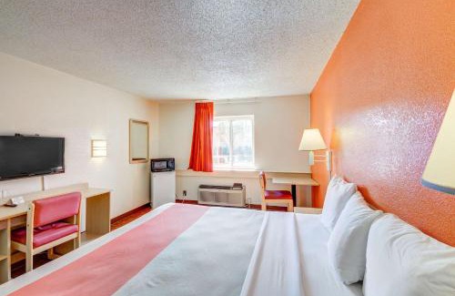 Wichita Hotel | Motel 6-Wichita, KS