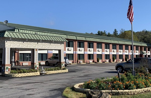 Williamstown Hotel | Motel 6 Williamstown, WV