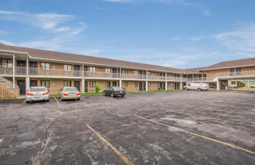 Windsor Hotel | Motel 6-Windsor, ON