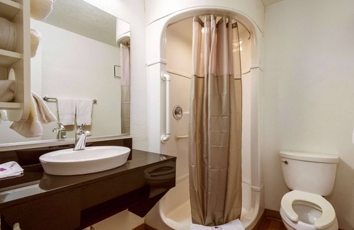 Youngtown Hotel | Motel 6 Youngtown, AZ - Phoenix - Sun City