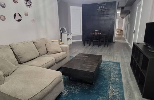 Chicago House | Motel ∙ 8 guests