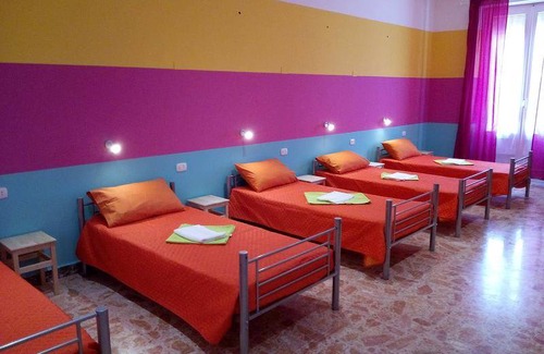 Syracuse House | Motel ∙ 8 guests