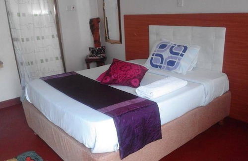 Biashara House | Motel ∙ 8 guests