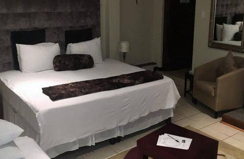 Sandown House | Motel ∙ 8 guests