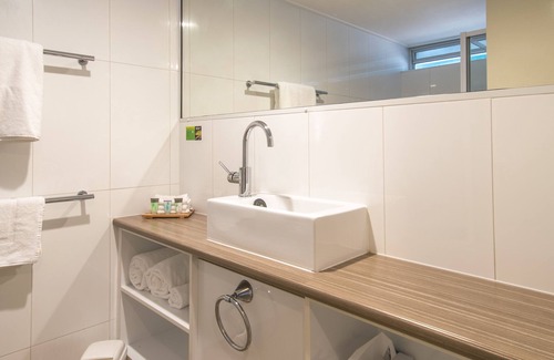Rockhampton Hotel | Motel 98