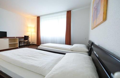 Pfaffikon District Apartment | Motel Fehraltorf